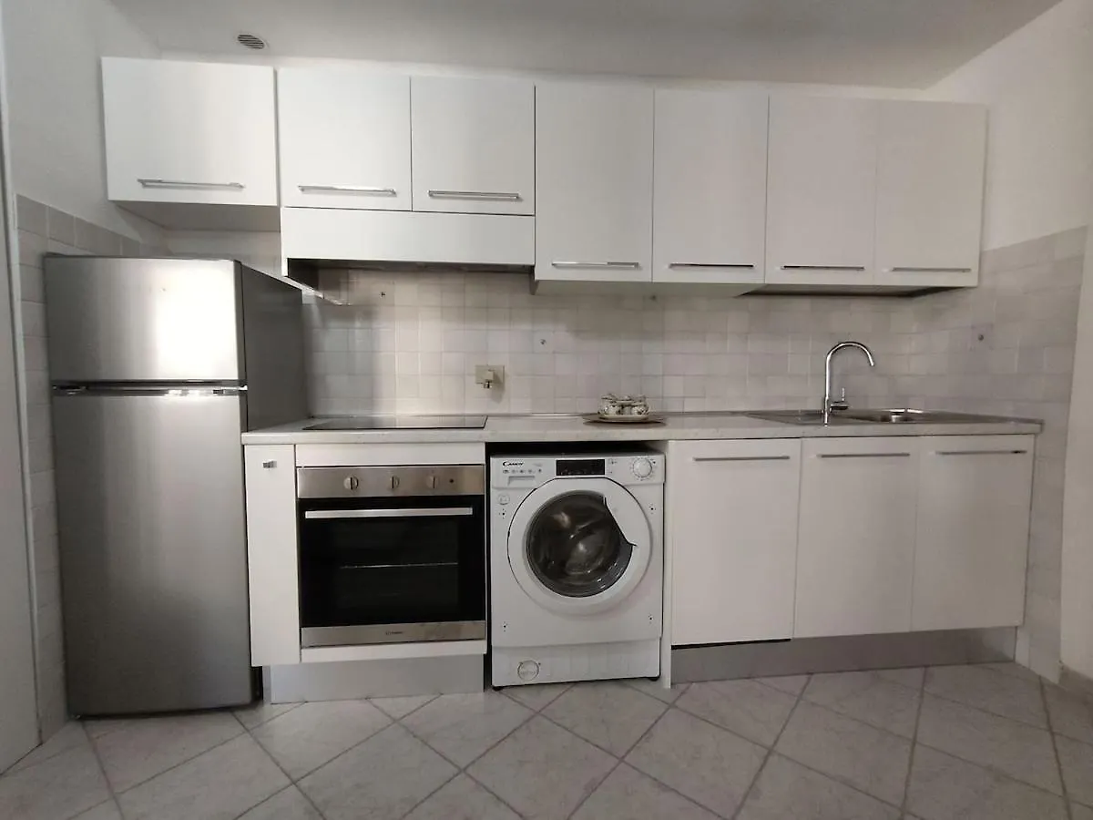 Appartamento Ristrutturato In Zona Centrale San Vincenzo 0*,  Itália