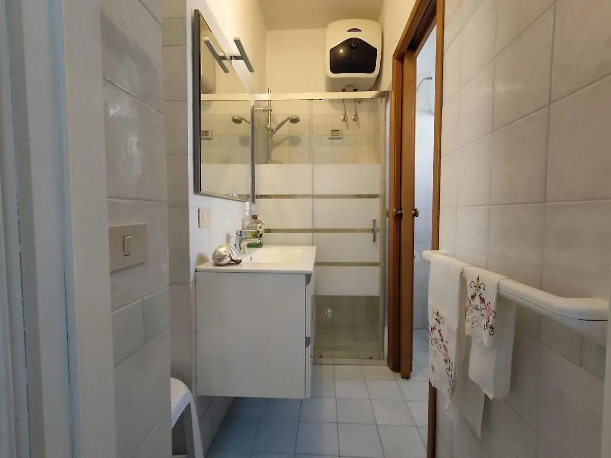 Appartamento Ristrutturato In Zona Centrale San Vincenzo 0*,